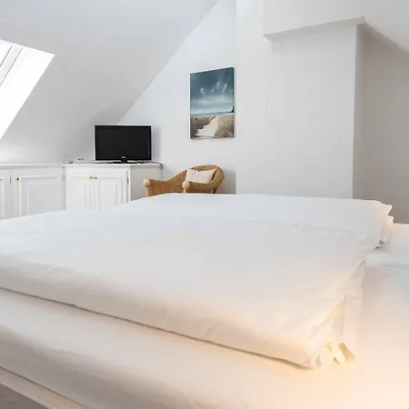 Kaept'n Nelson, App 13